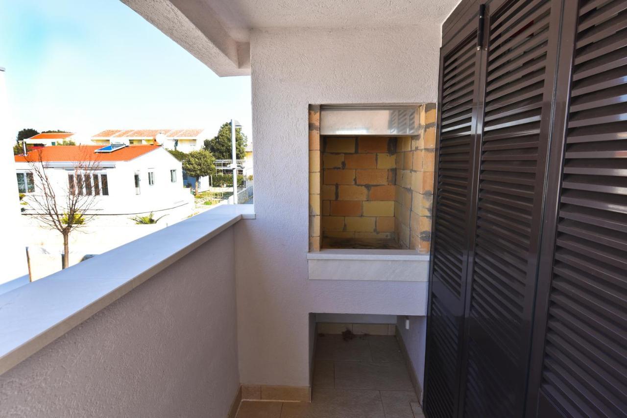 Apartmani Astrado Petrcane Esterno foto