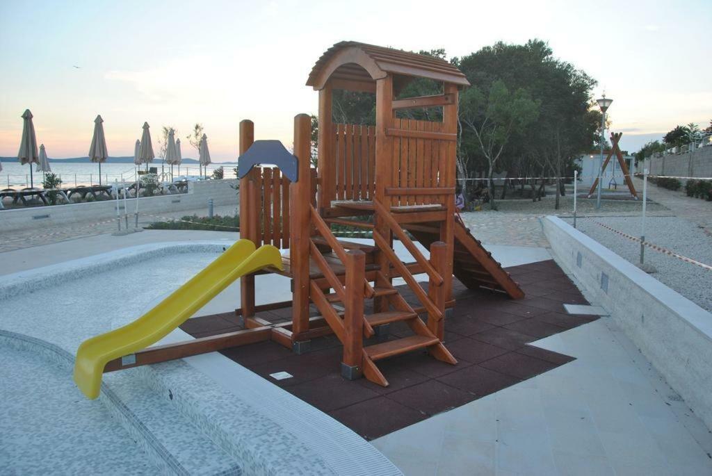 Apartmani Astrado Petrcane Esterno foto