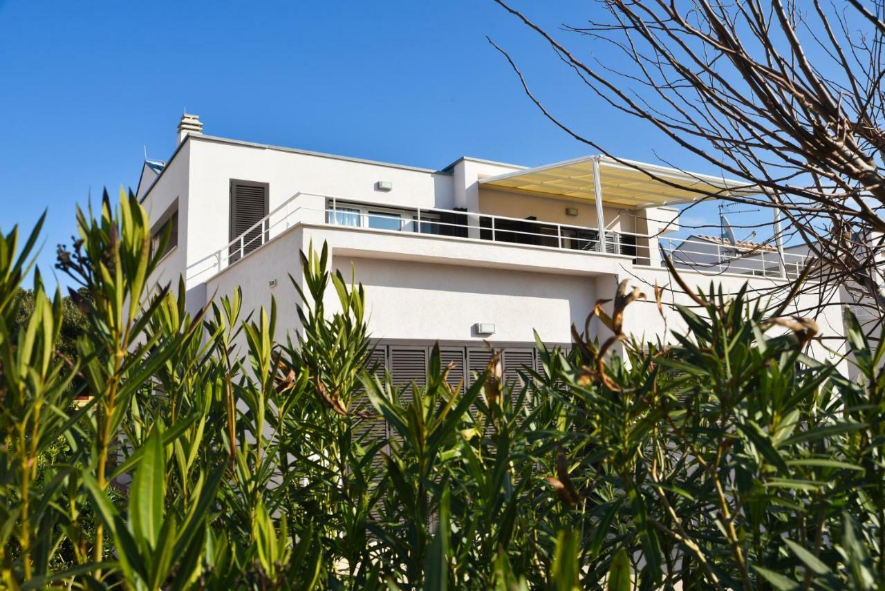 Apartmani Astrado Petrcane Esterno foto