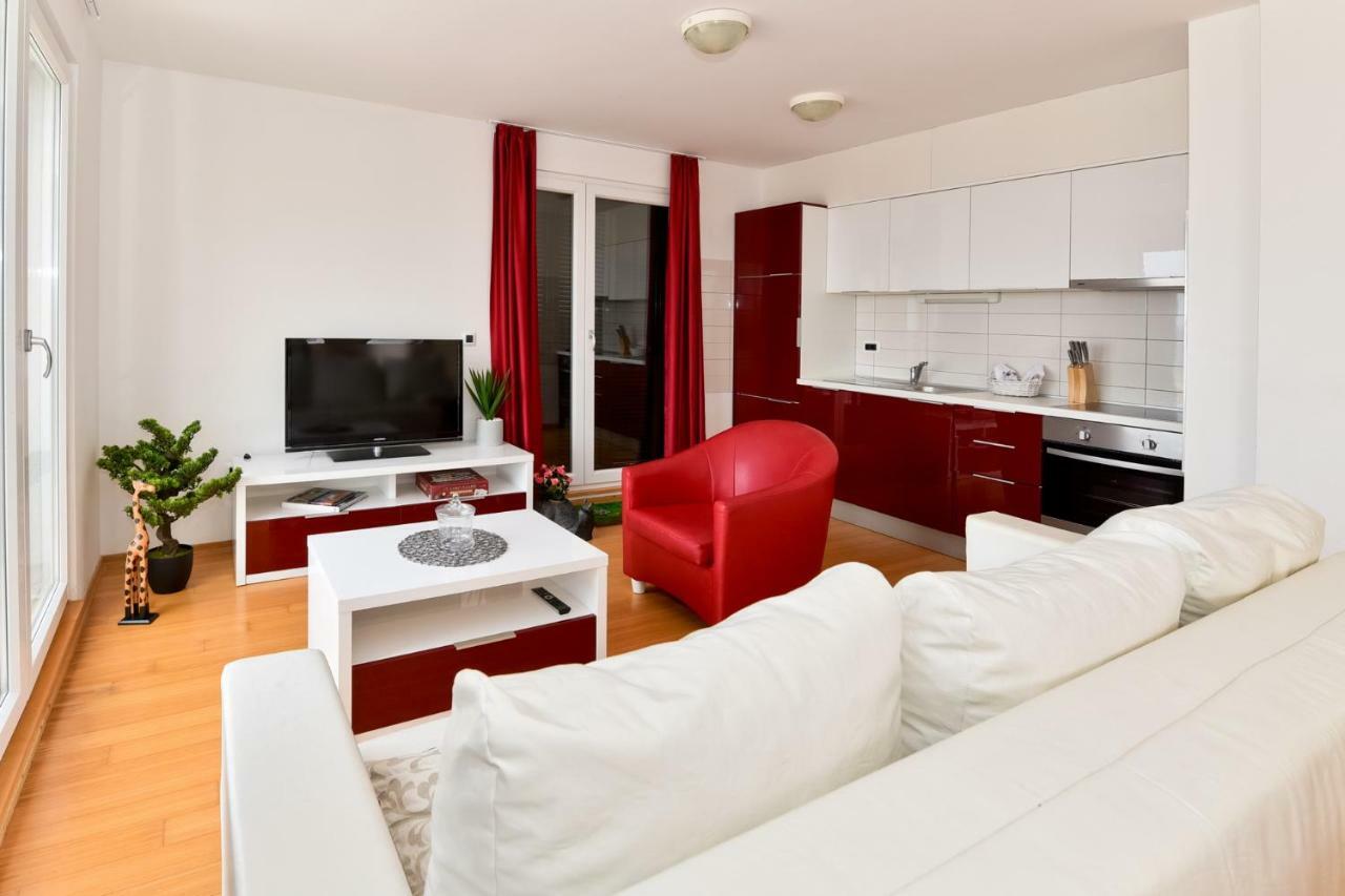 Apartmani Astrado Petrcane Esterno foto